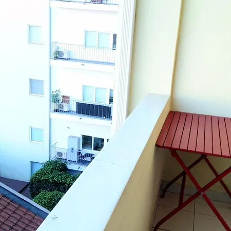 Metro Hostel *
