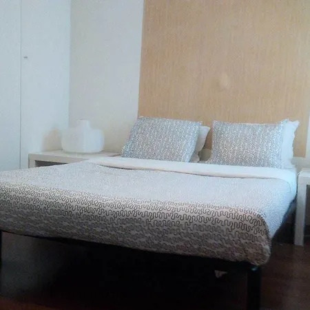 Metro Hostel *